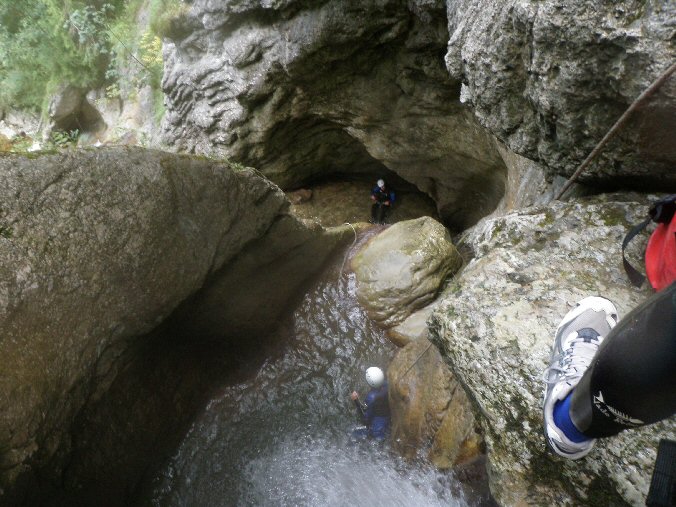 Le Reposoir (28).jpg - Qui se repose dans l'eau pendant que Fab lutte pour sortir...